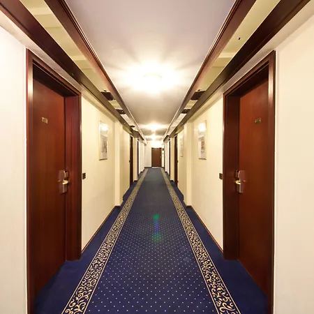 Hotel Garner Frankfurt - Palmengarten By Ihg 3*