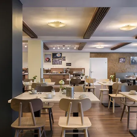 Hotel Garner Frankfurt - Palmengarten By Ihg 4*