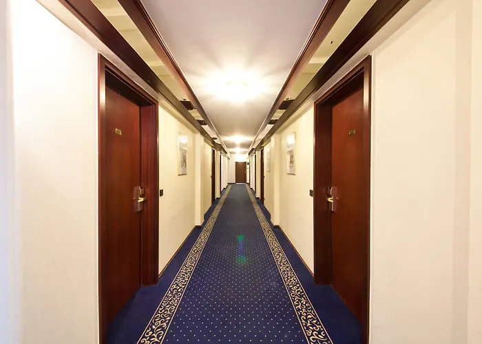 호텔 Garner Frankfurt - Palmengarten By Ihg 4*